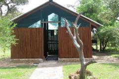 bush-hut-7